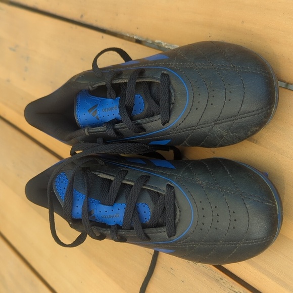 Adidas Kids Soccer Cleats - Black and Blue Size 1 New - Picture 2 of 3